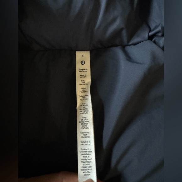 Lululemon Wunder Puff Jacket *Wordmark size 4 - Picture 9 of 14